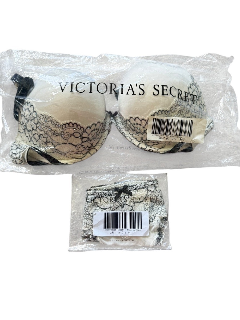 Women’s Victorias Secret bra and panties set size 36C and matching thong size M